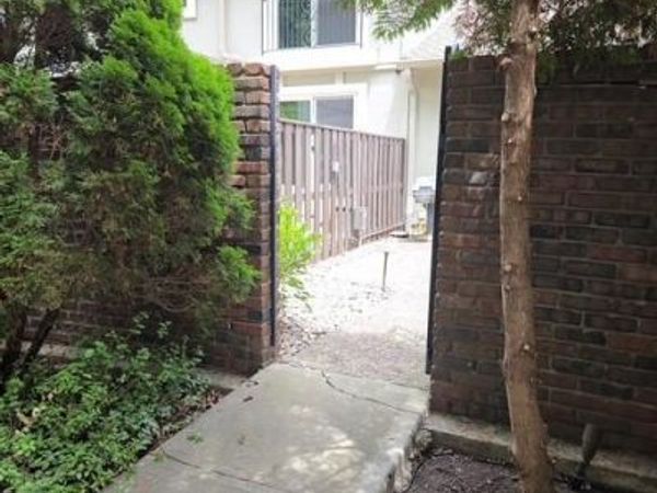 2202 Condolea Terrace, Leawood, KS 66209
