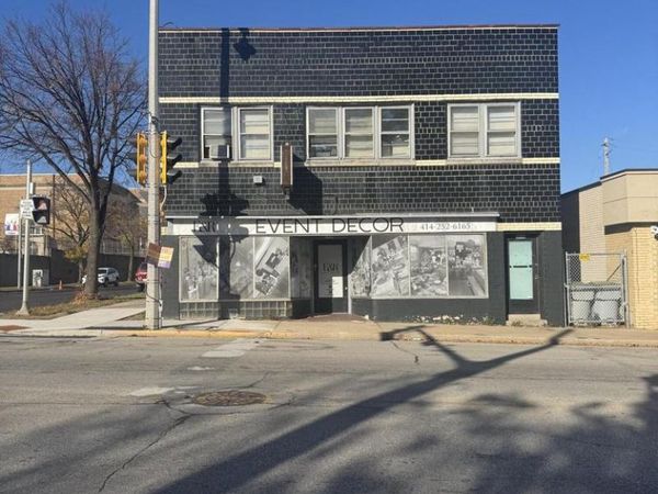 5038 W North AVENUE #5040, Milwaukee, WI 53208