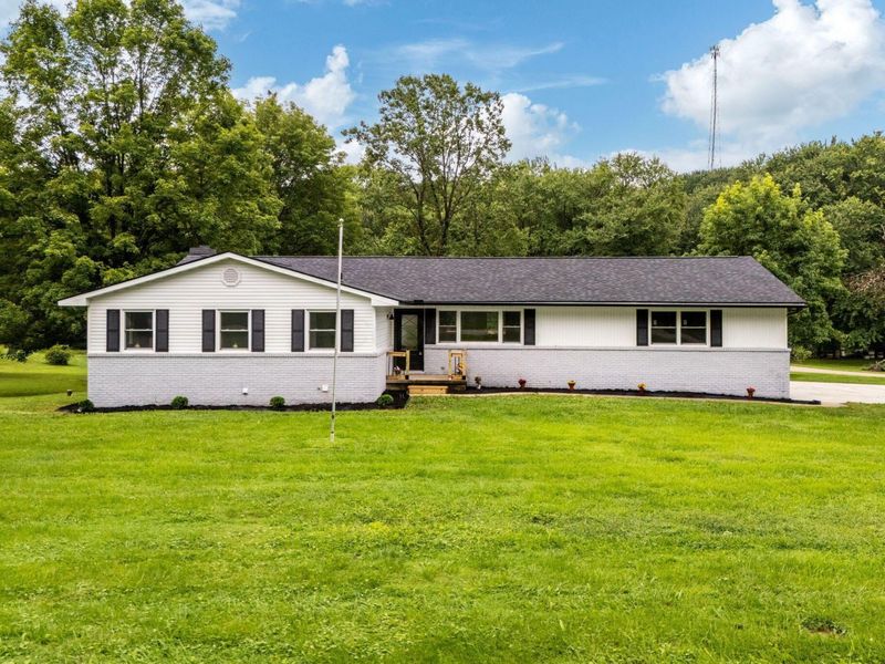 2525 Hamburg Road SW, Lancaster, OH 43130 Photo 1