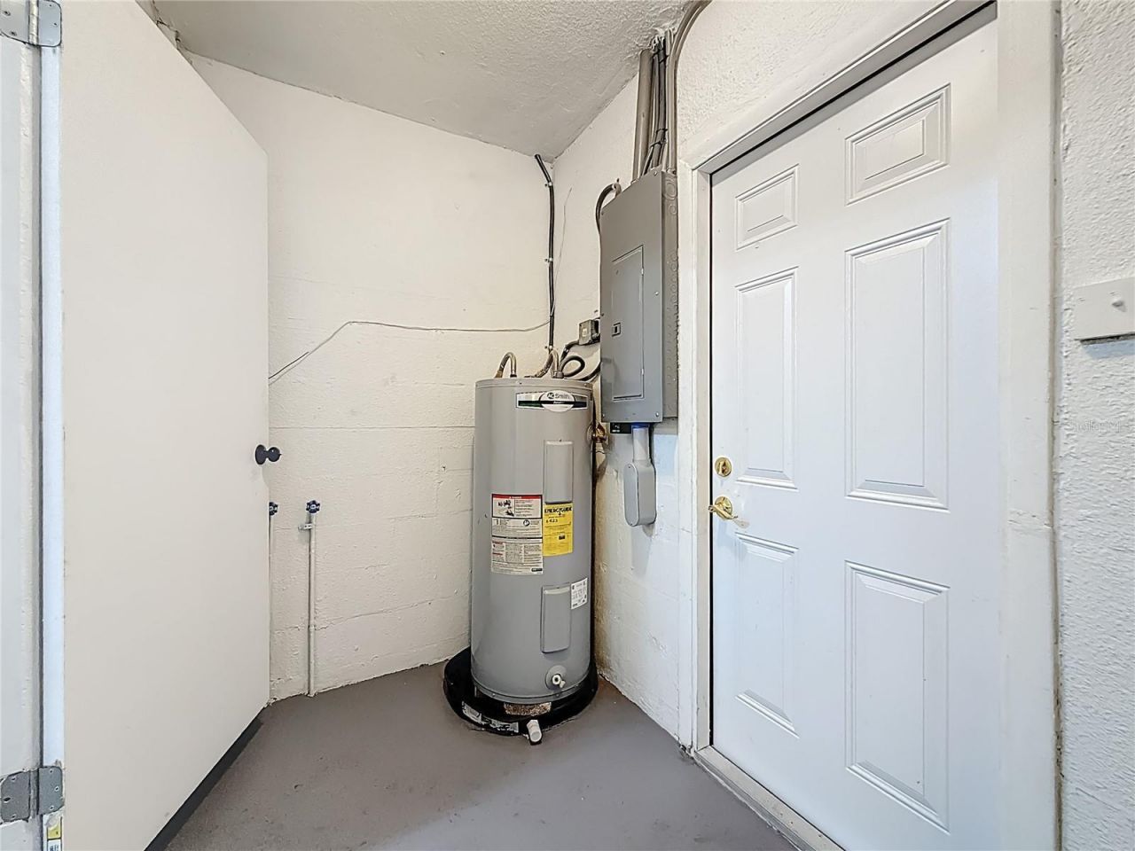 396 Lewis Boulevard Se, Saint Petersburg, FL 33705 Photo