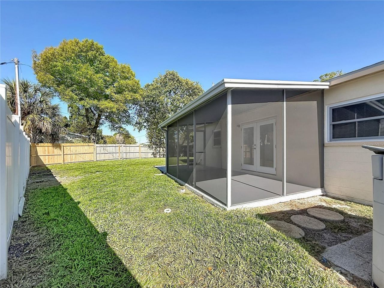 396 Lewis Boulevard Se, Saint Petersburg, FL 33705 Photo