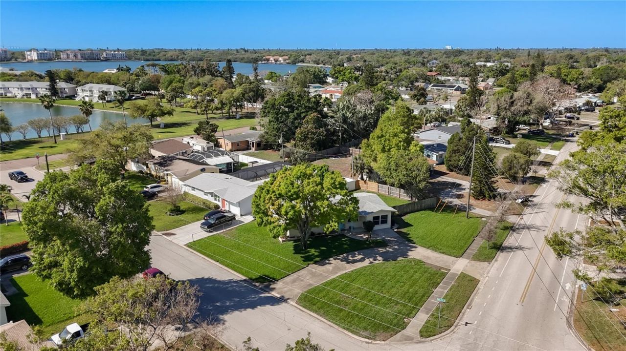396 Lewis Boulevard Se, Saint Petersburg, FL 33705 Photo