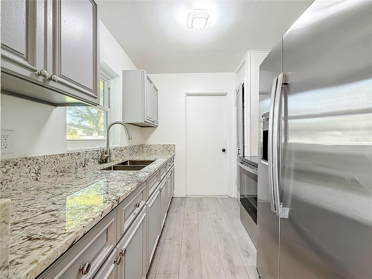 396 Lewis Boulevard Se, Saint Petersburg, FL 33705 Photo