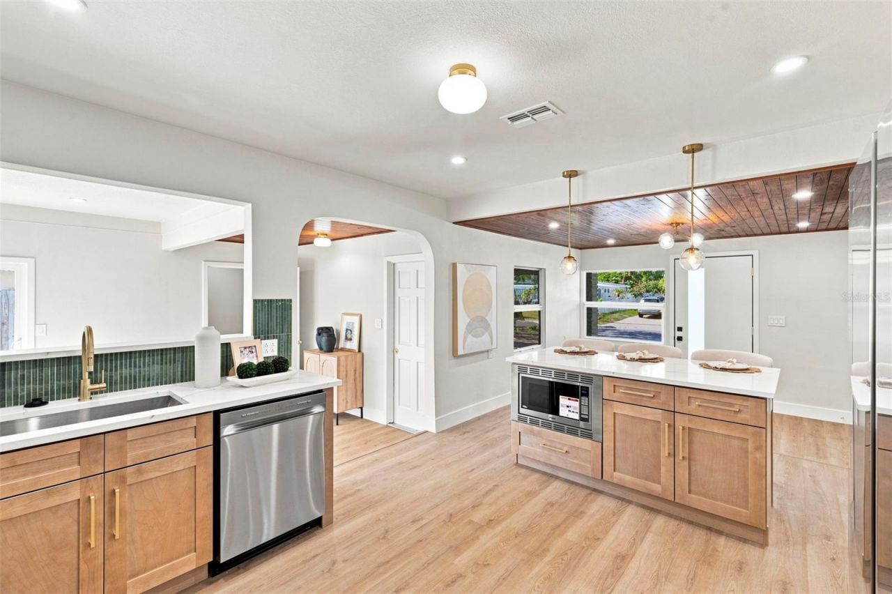7326 11th Avenue N, Saint Petersburg, FL 33710 Photo