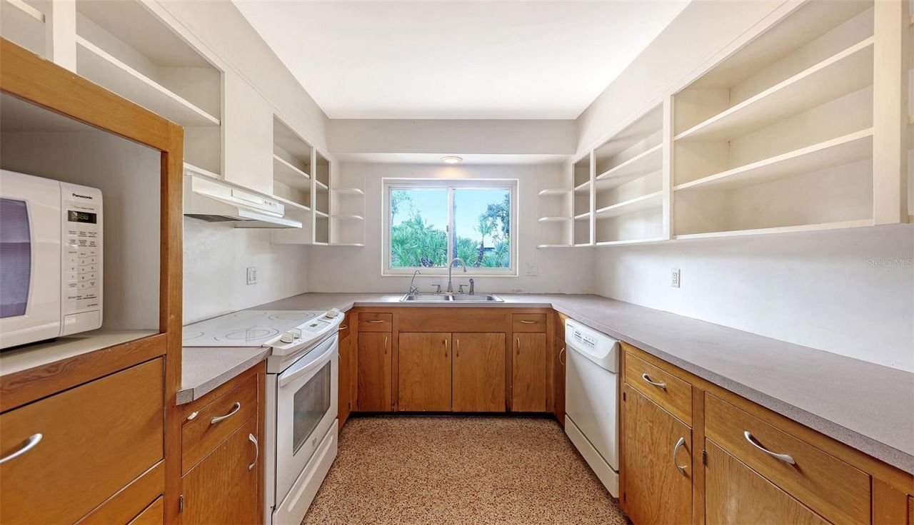 4735 Remington Drive, Sarasota, FL 34234 Photo