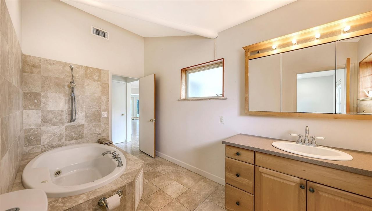 4735 Remington Drive, Sarasota, FL 34234 Photo
