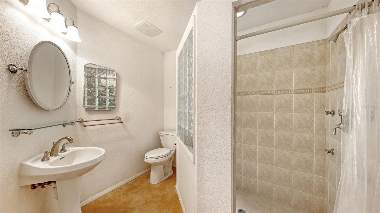 4735 Remington Drive, Sarasota, FL 34234 Photo