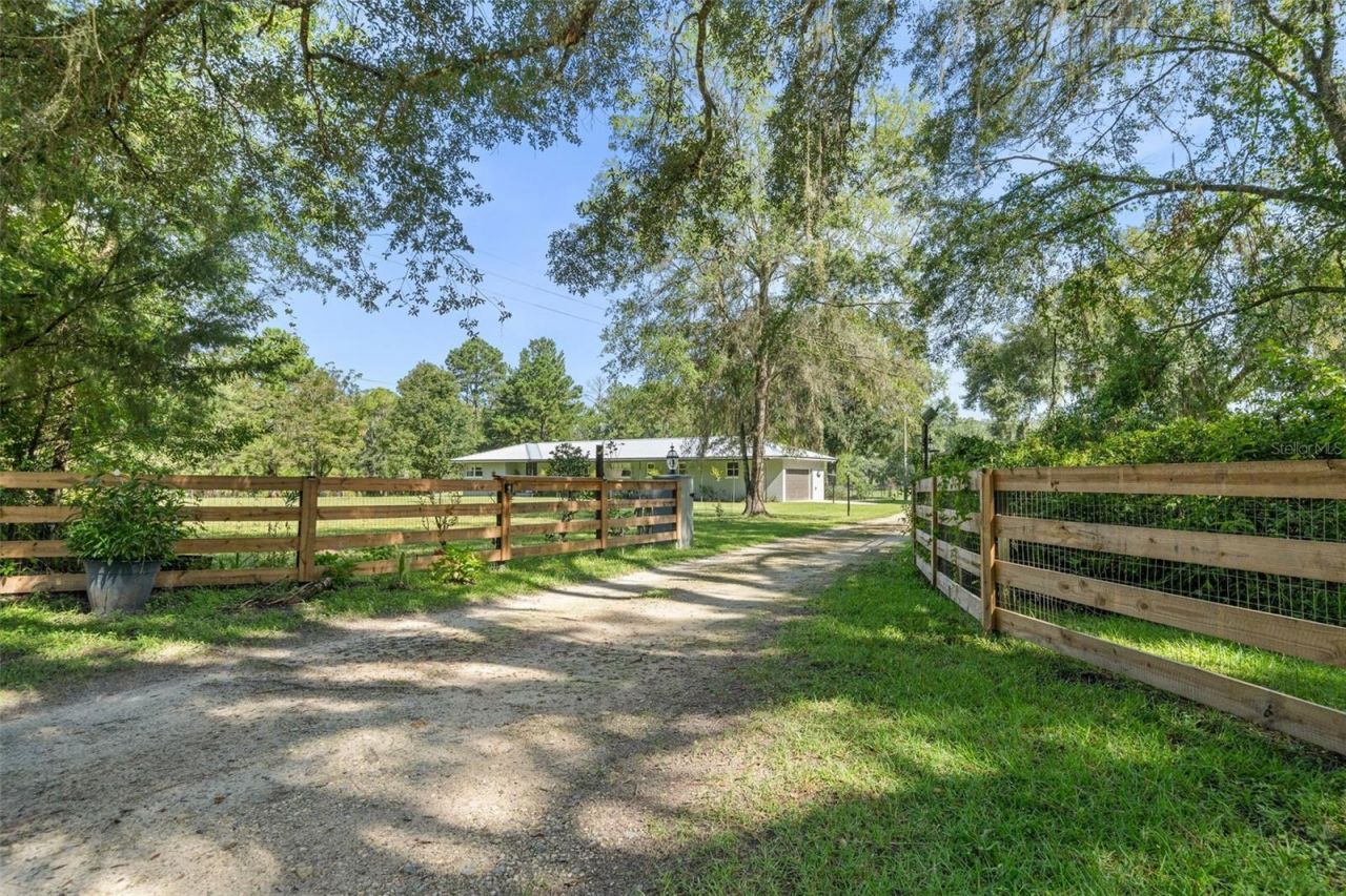 19226 & 19318 SE 24th Avenue, Hawthorne, FL 32640 Photo