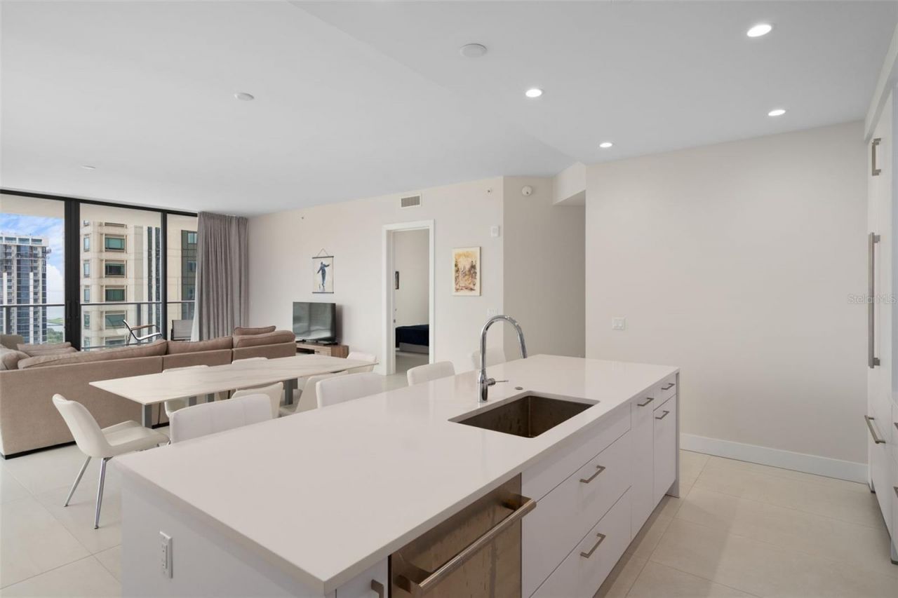 275 1st Avenue S, Unit 1902, Saint Petersburg, FL 33701 Photo