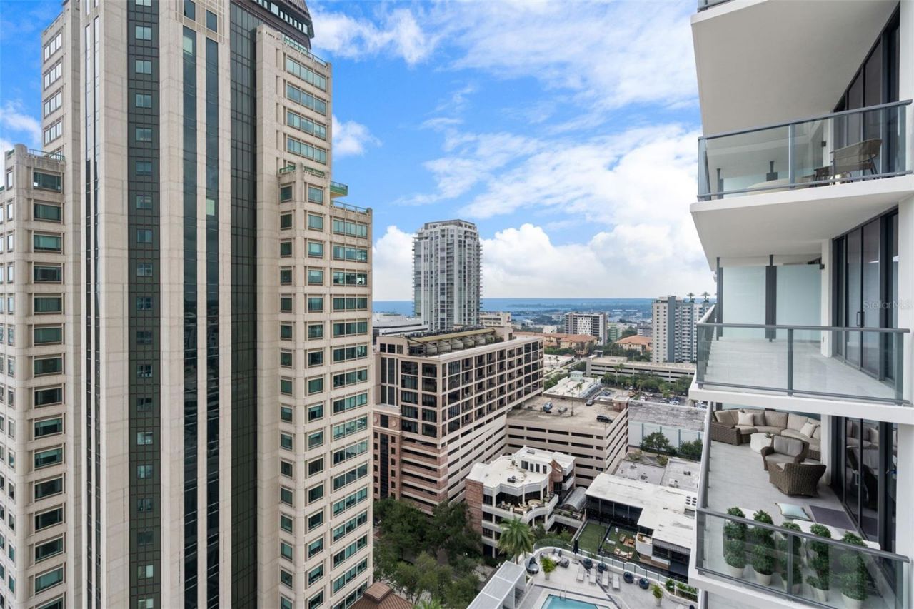 275 1st Avenue S, Unit 1902, Saint Petersburg, FL 33701 Photo