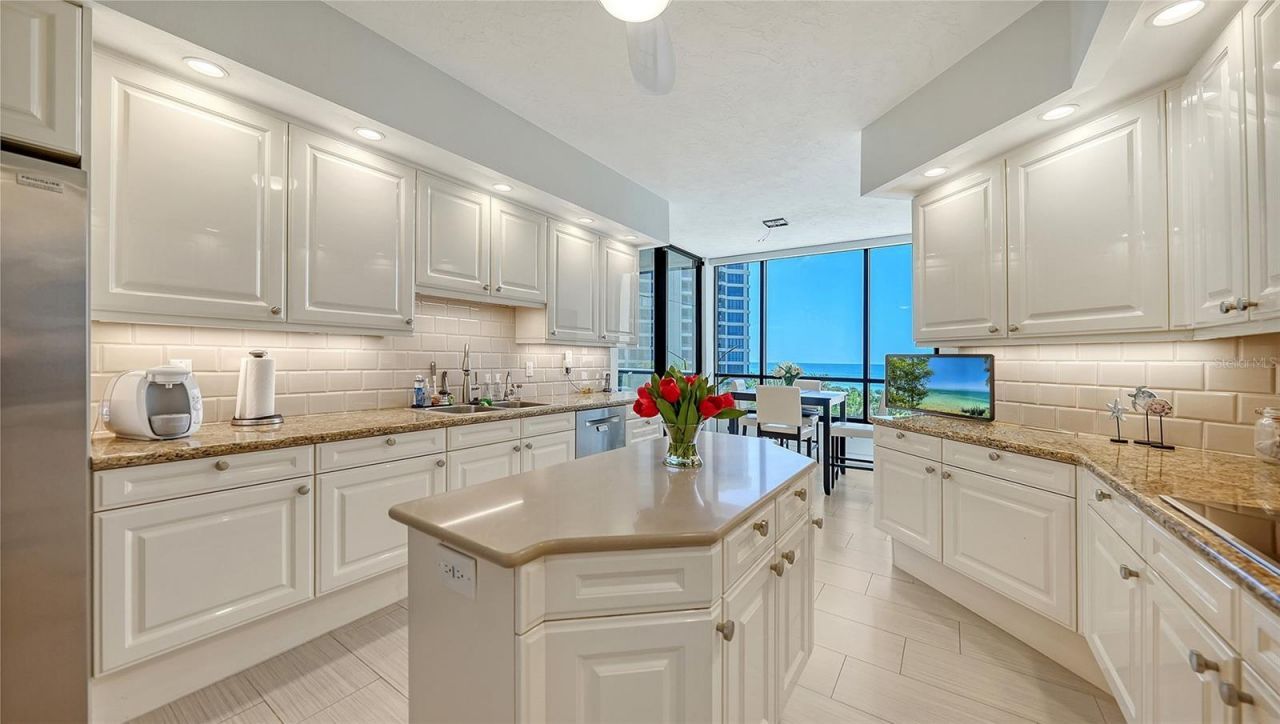 1241 Gulf Of Mexico Drive, Unit 303, Longboat Key, FL 34228 Photo