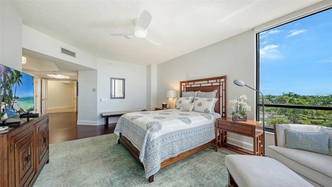 1241 Gulf Of Mexico Drive, Unit 303, Longboat Key, FL 34228 Photo