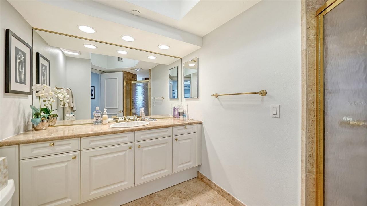 1241 Gulf Of Mexico Drive, Unit 303, Longboat Key, FL 34228 Photo