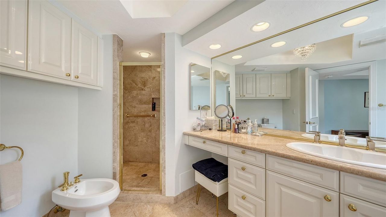 1241 Gulf Of Mexico Drive, Unit 303, Longboat Key, FL 34228 Photo