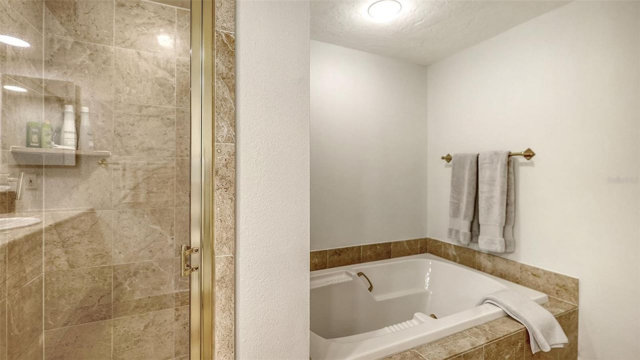 1241 Gulf Of Mexico Drive, Unit 303, Longboat Key, FL 34228 Photo