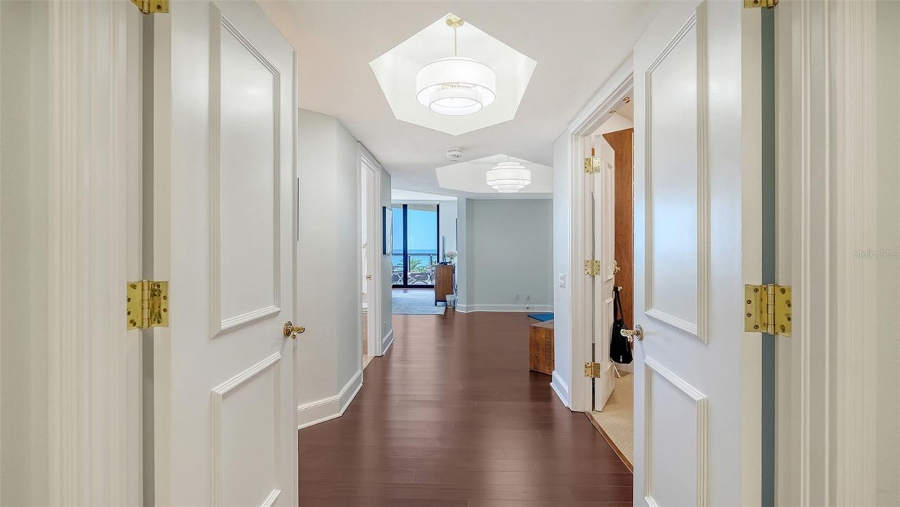 1241 Gulf Of Mexico Drive, Unit 303, Longboat Key, FL 34228 Photo