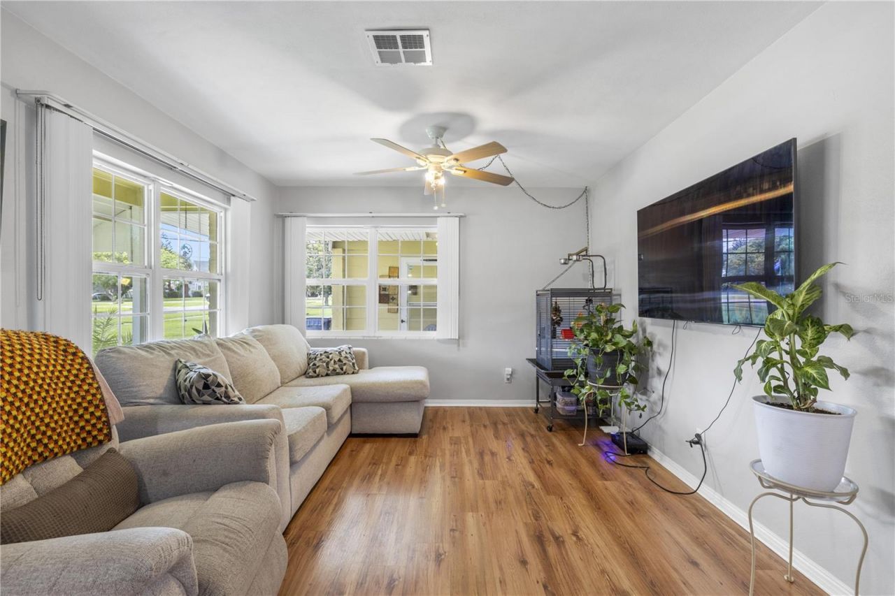 304 W Lake Avenue , Auburndale, FL 33823 Photo