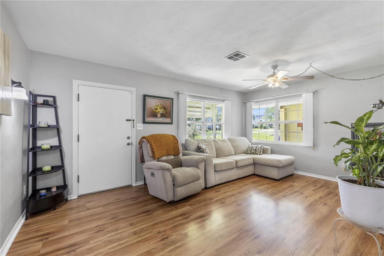 304 W Lake Avenue , Auburndale, FL 33823 Photo