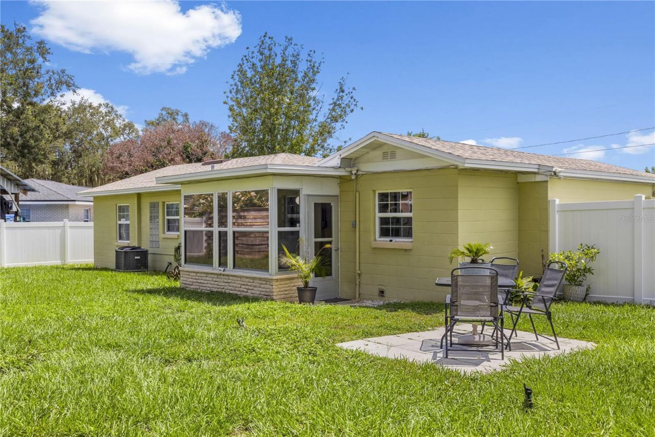 304 W Lake Avenue , Auburndale, FL 33823 Photo