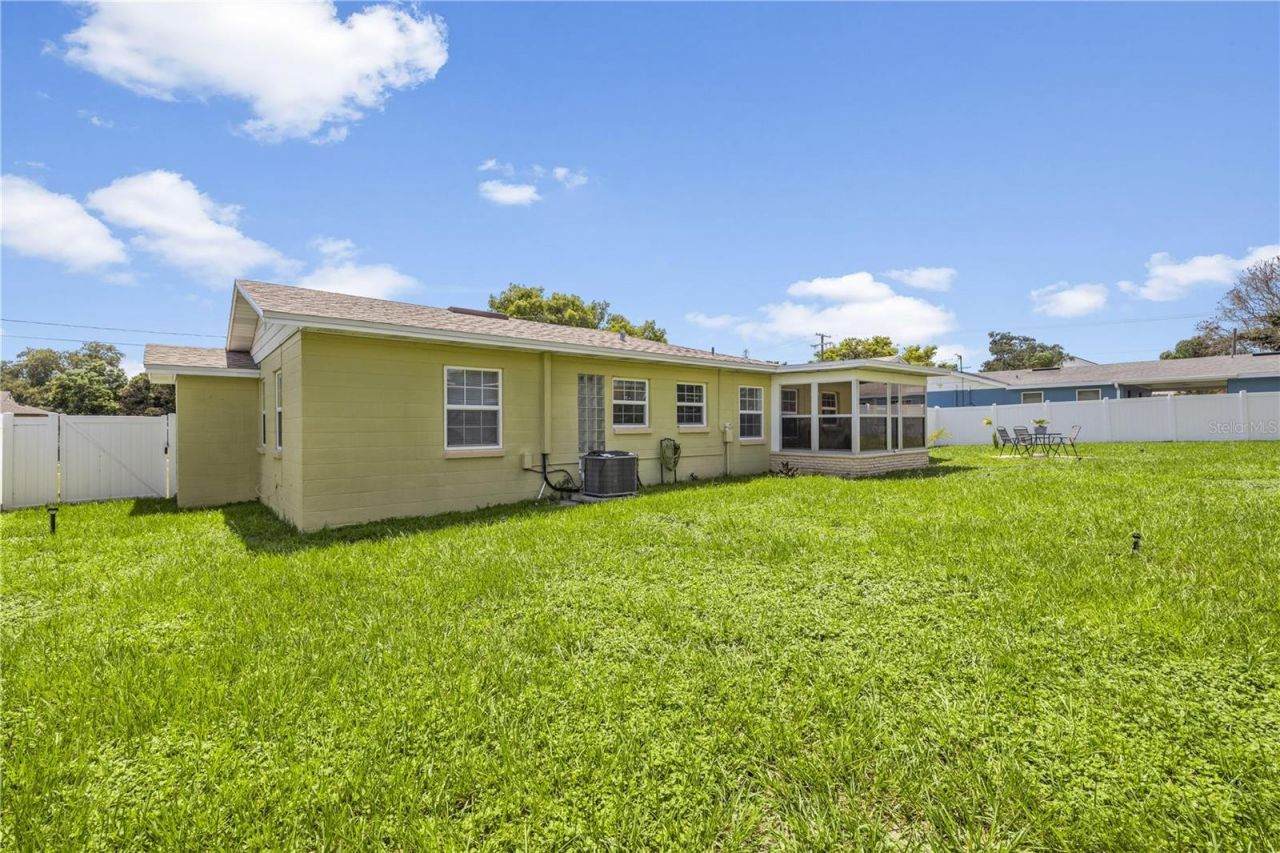 304 W Lake Avenue , Auburndale, FL 33823 Photo