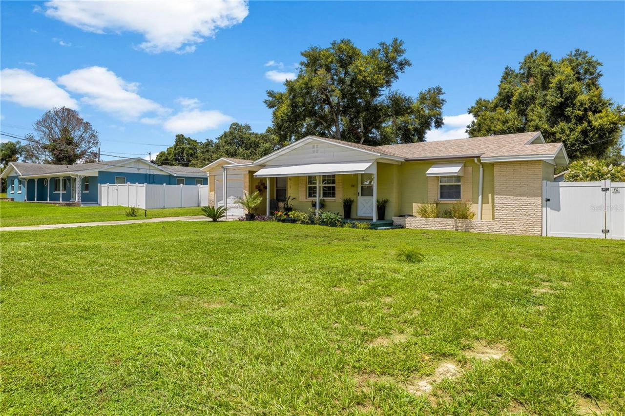 304 W Lake Avenue , Auburndale, FL 33823 Photo