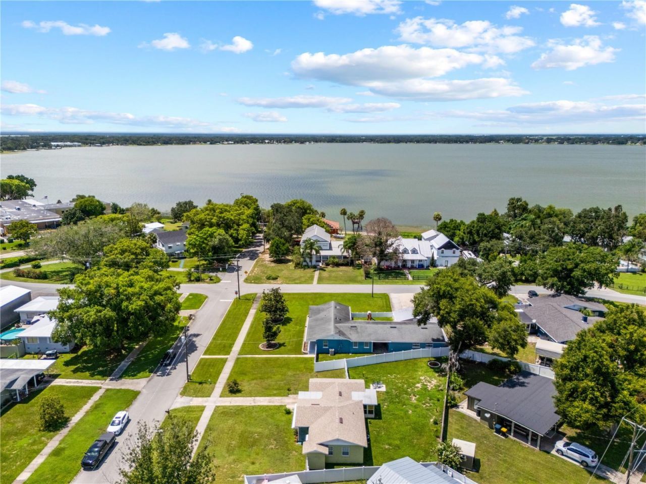 304 W Lake Avenue , Auburndale, FL 33823 Photo