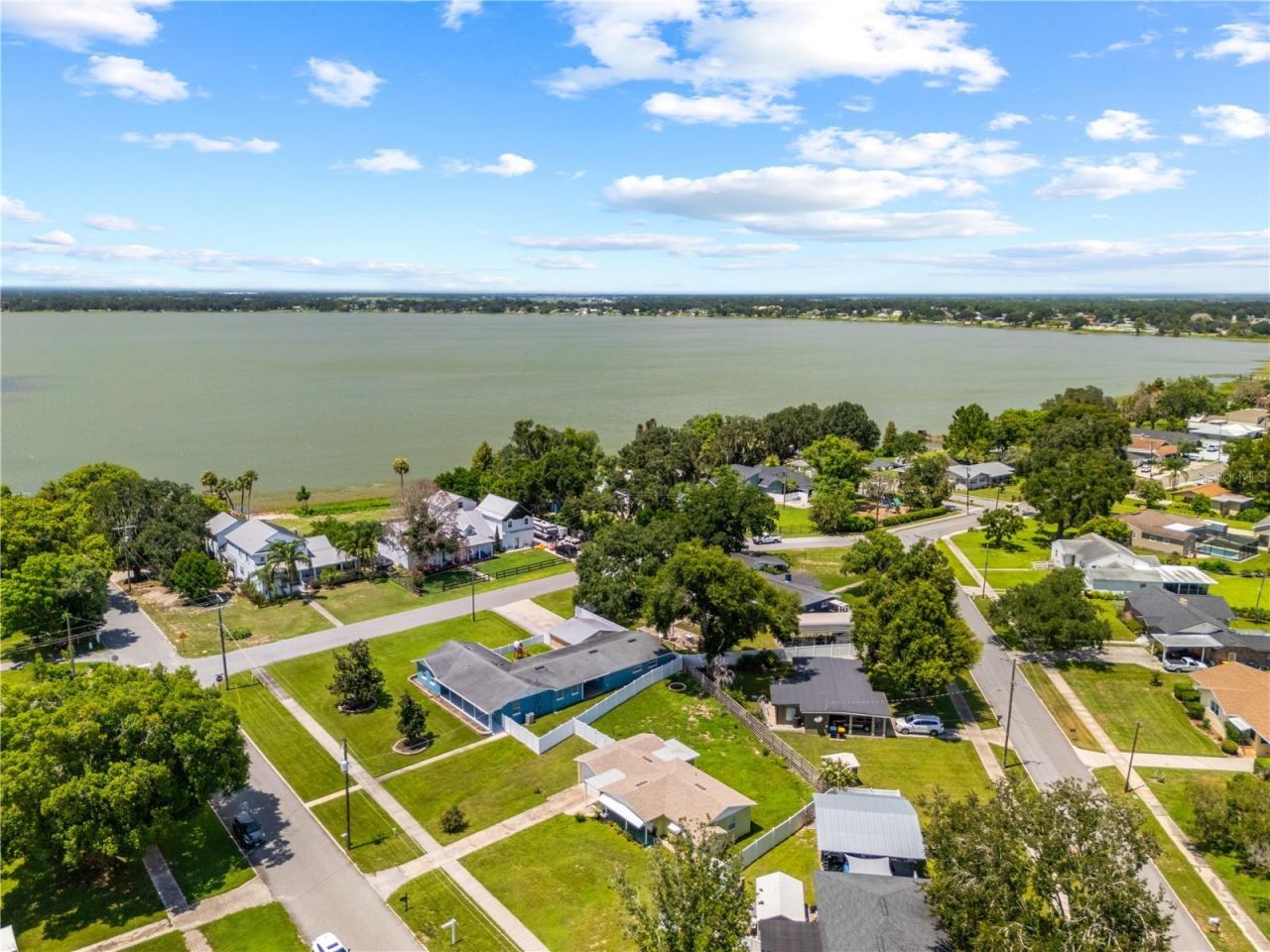 304 W Lake Avenue , Auburndale, FL 33823 Photo