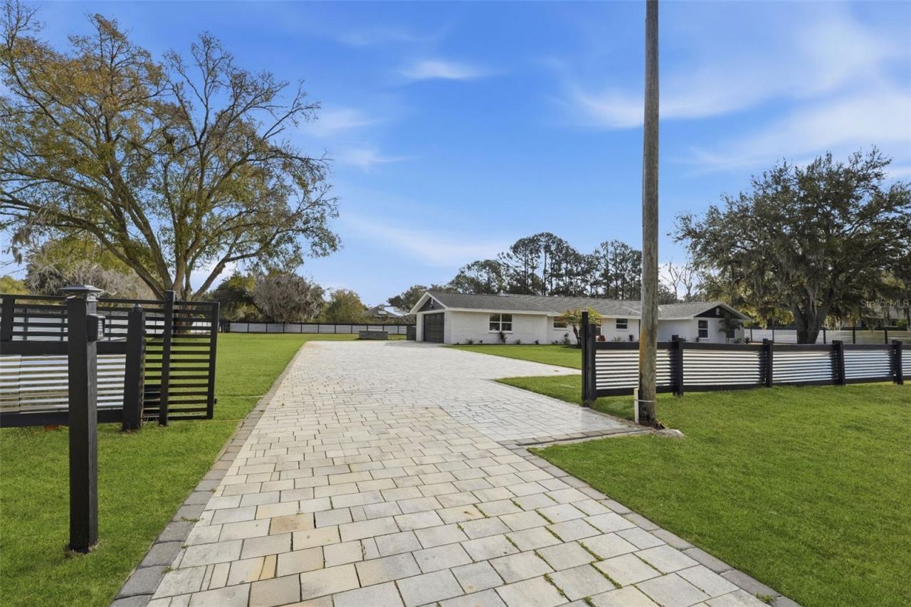 2338 Meadowbrook Drive, Lutz, FL 33558 Photo