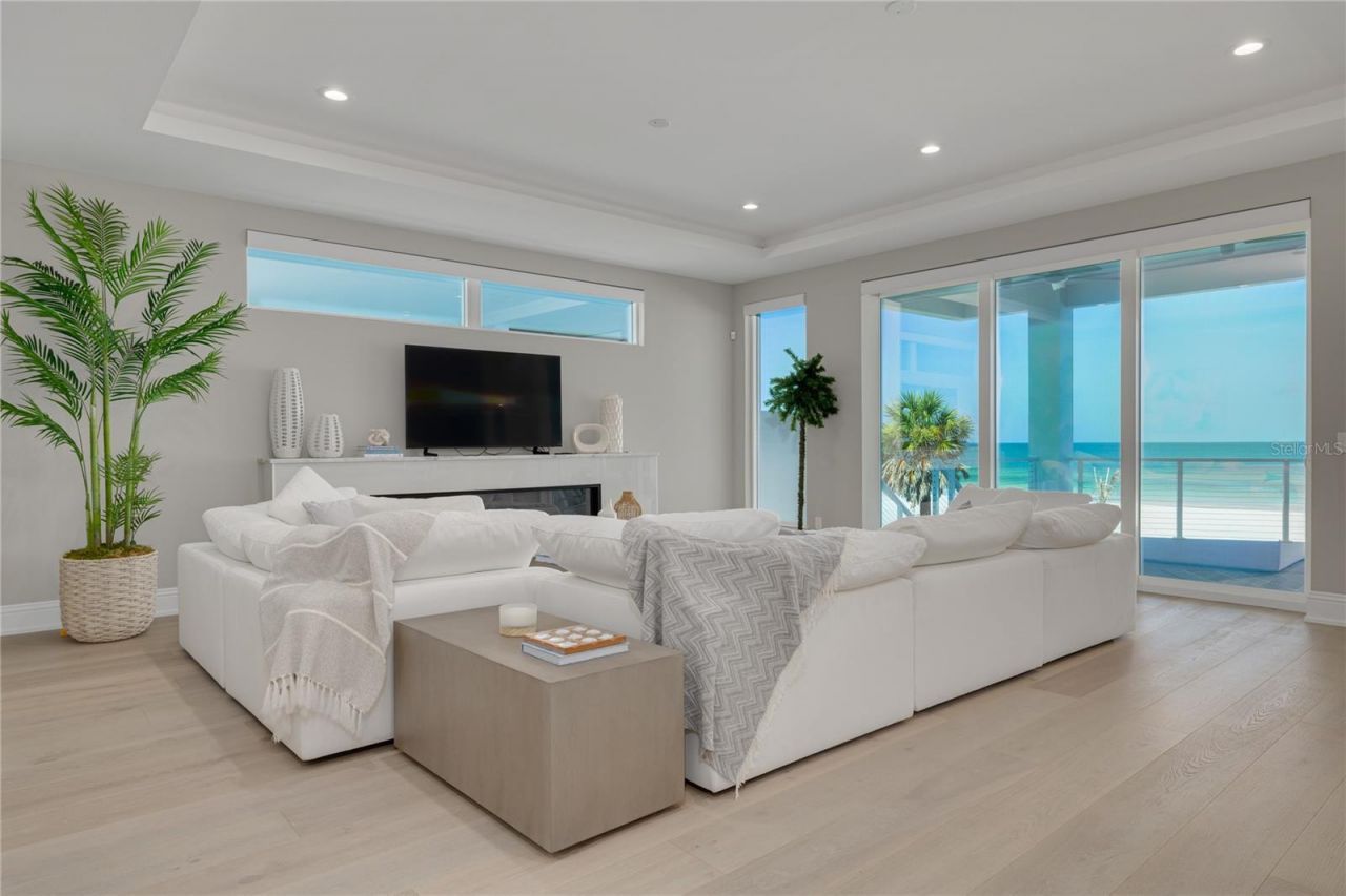 34 Gulf Boulevard, Indian Rocks Beach, FL 33785 Photo