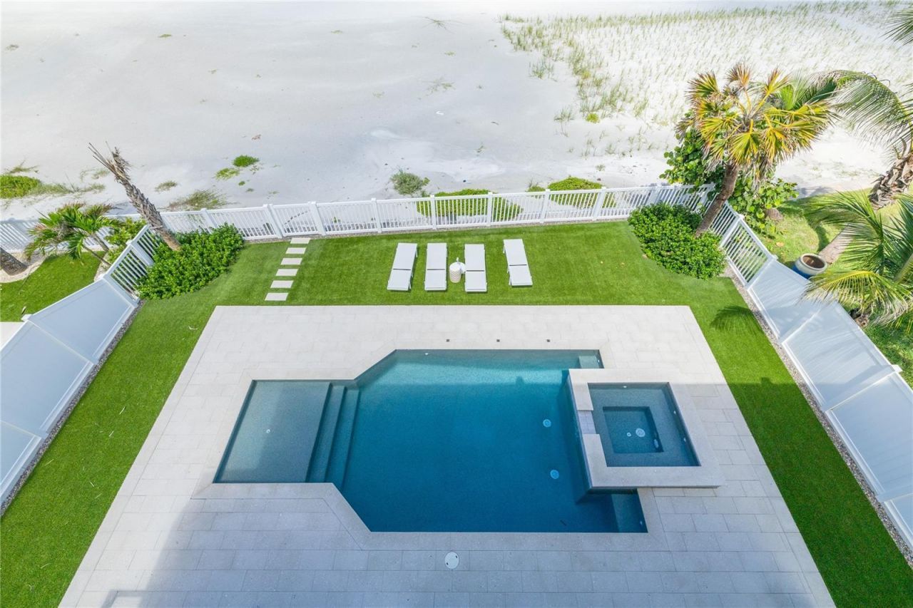 34 Gulf Boulevard, Indian Rocks Beach, FL 33785 Photo