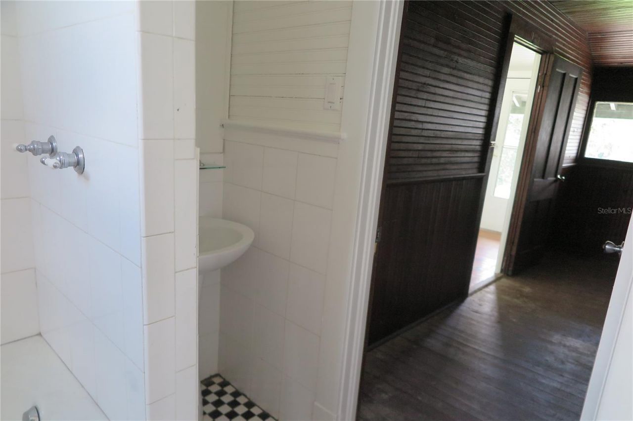 105 SE 1st Avenue , Lake Butler, FL 32054 Photo
