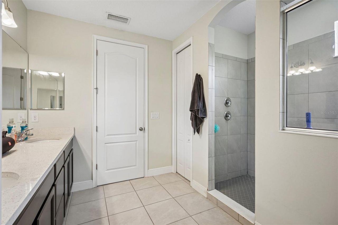 1605 Anastacia Lane , Sun City Center, FL 33573 Photo