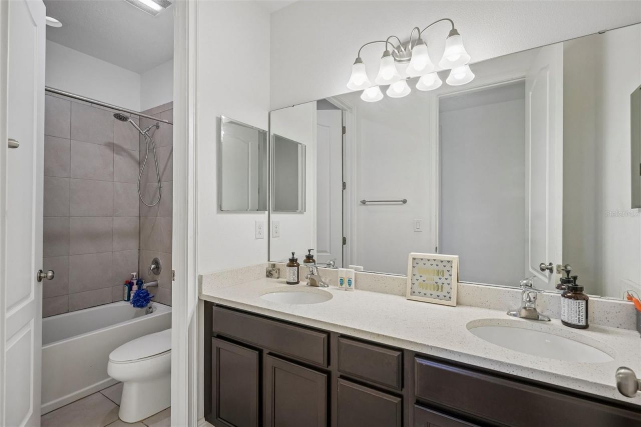 1605 Anastacia Lane , Sun City Center, FL 33573 Photo