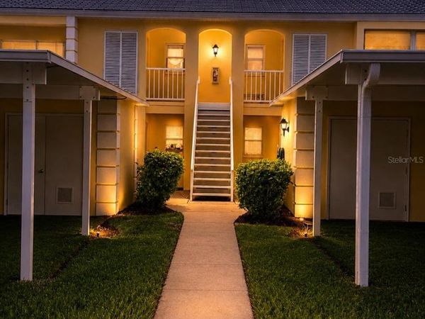 402 CERROMAR CIRCLE N, Unit 105, VENICE, FL 34293
