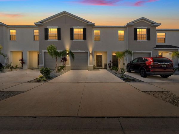 9248 ROCK HARBOUR WAY , TAMPA, FL 33637