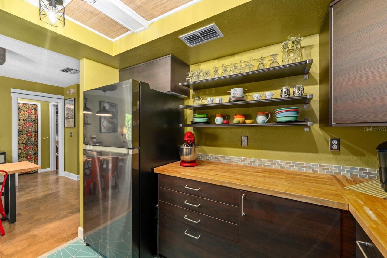 2159 Barcelona Way, Saint Petersburg, FL 33712 Photo