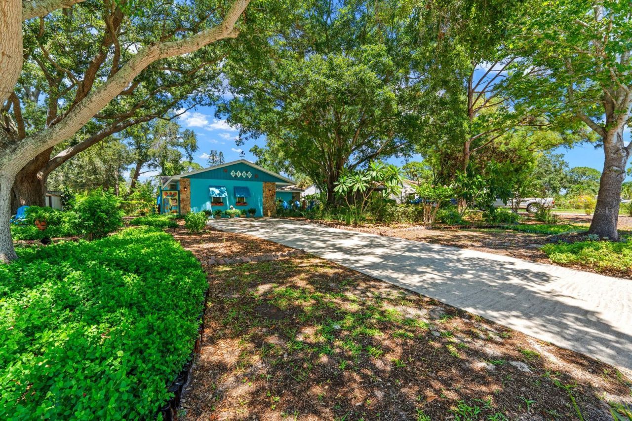 2159 Barcelona Way, Saint Petersburg, FL 33712 Photo