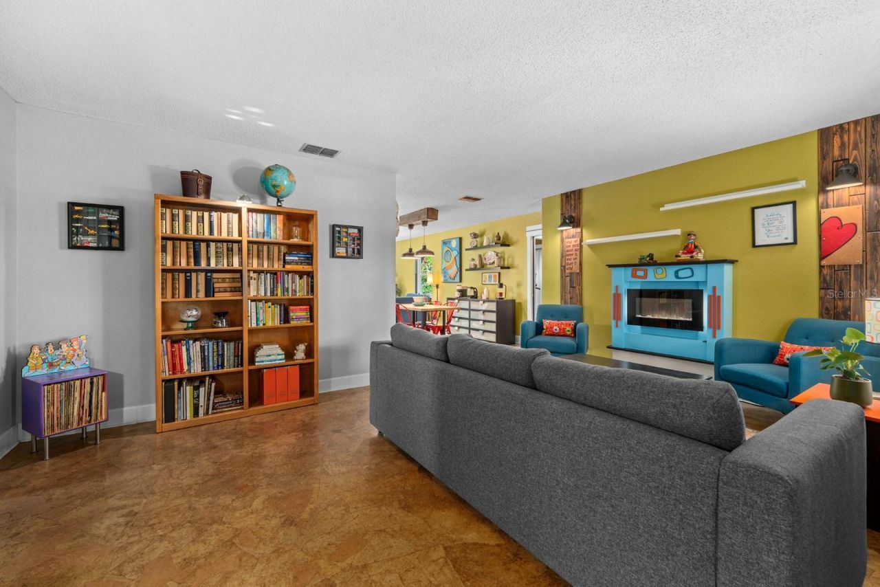 2159 Barcelona Way, Saint Petersburg, FL 33712 Photo