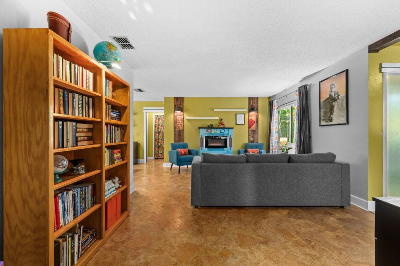 2159 Barcelona Way, Saint Petersburg, FL 33712 Photo