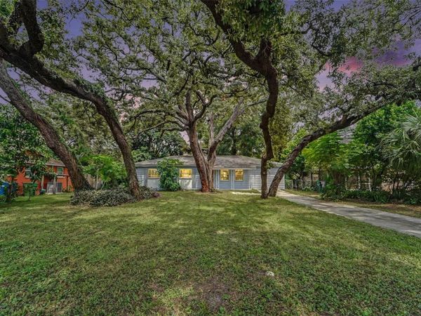 8121 N OLA AVENUE , TAMPA, FL 33604