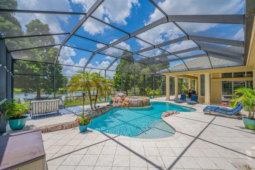 6217 Kingbird Manor Drive, Lithia, FL 33547 Photo