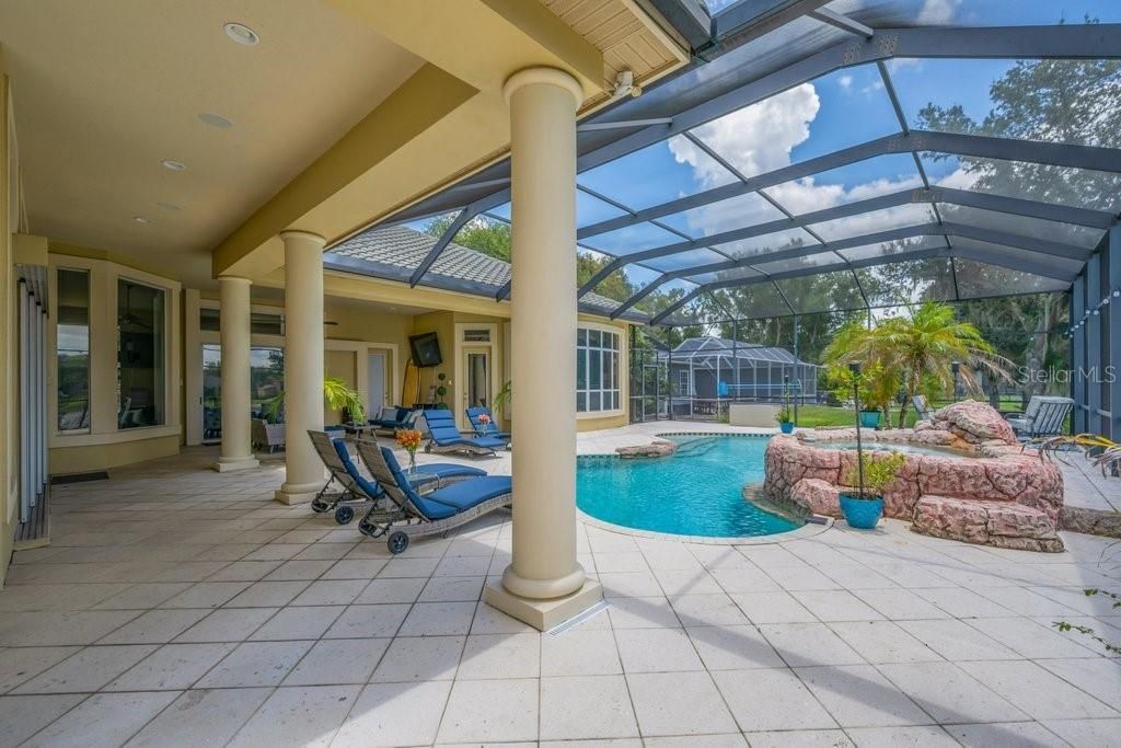 6217 Kingbird Manor Drive, Lithia, FL 33547 Photo