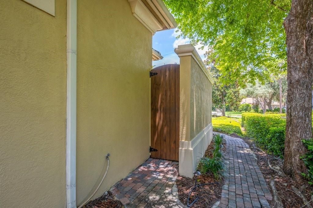 6217 Kingbird Manor Drive, Lithia, FL 33547 Photo