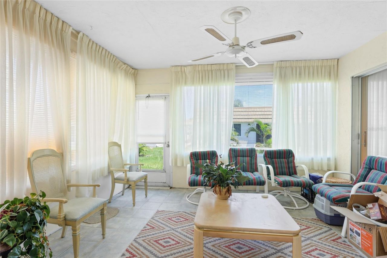 2327 Waterbluff Place, Unit V315, Sarasota, FL 34231 Photo