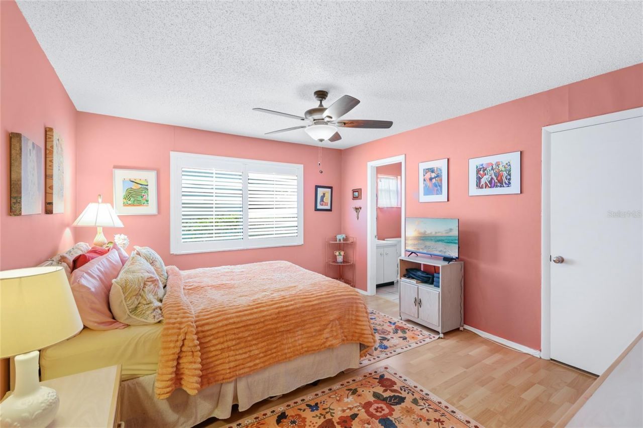 2327 Waterbluff Place, Unit V315, Sarasota, FL 34231 Photo