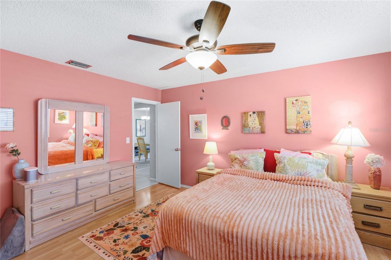 2327 Waterbluff Place, Unit V315, Sarasota, FL 34231 Photo
