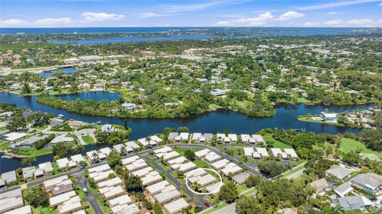 2327 Waterbluff Place, Unit V315, Sarasota, FL 34231 Photo