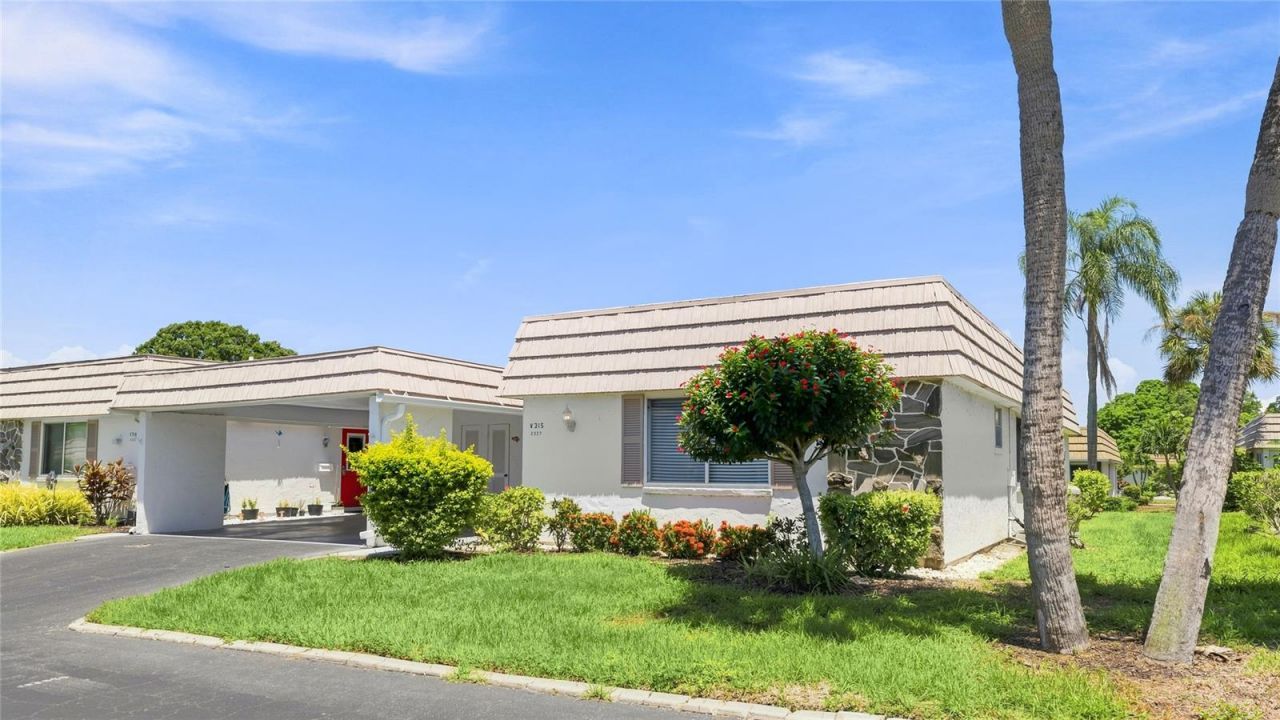 2327 Waterbluff Place, Unit V315, Sarasota, FL 34231 Photo