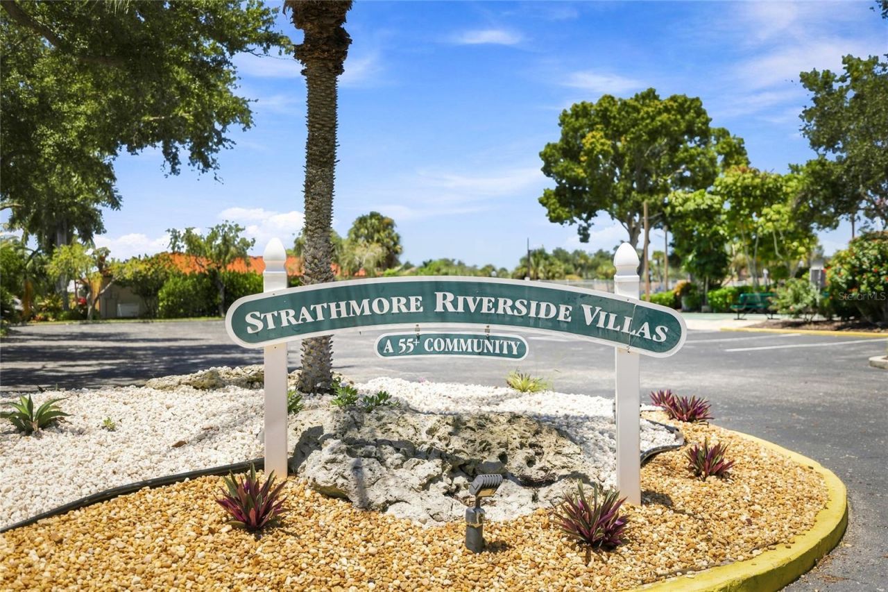 2327 Waterbluff Place, Unit V315, Sarasota, FL 34231 Photo