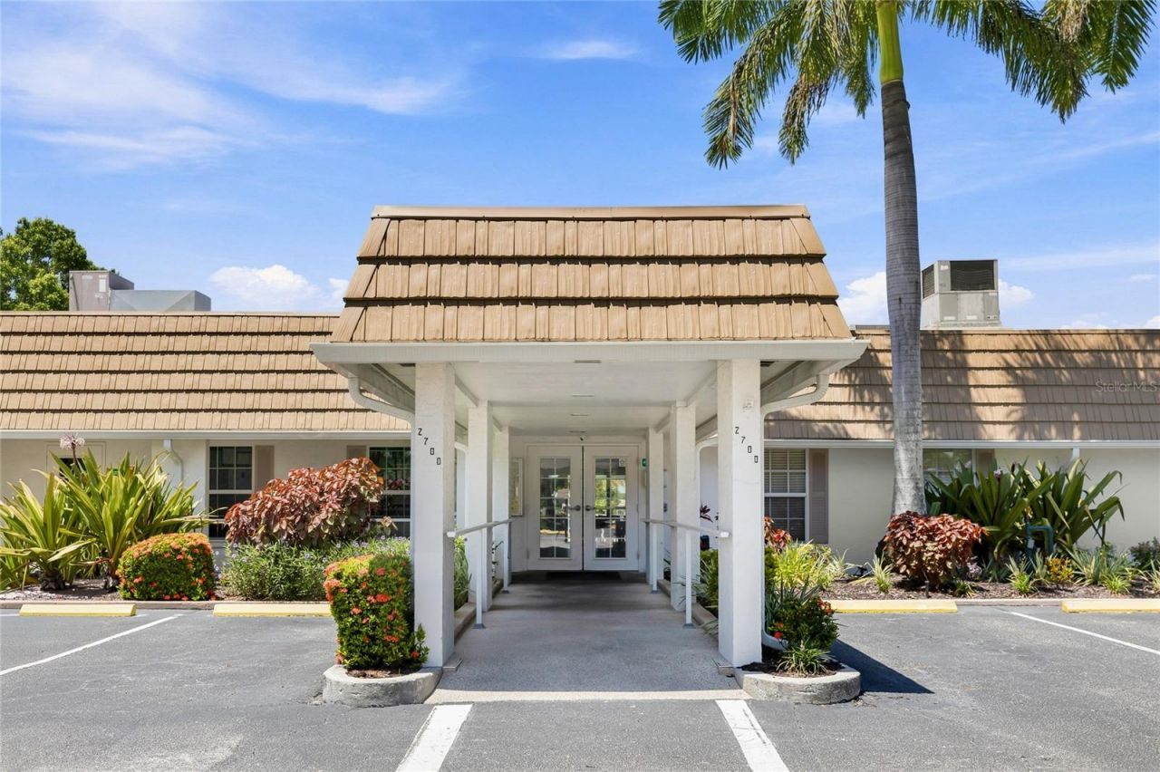 2327 Waterbluff Place, Unit V315, Sarasota, FL 34231 Photo